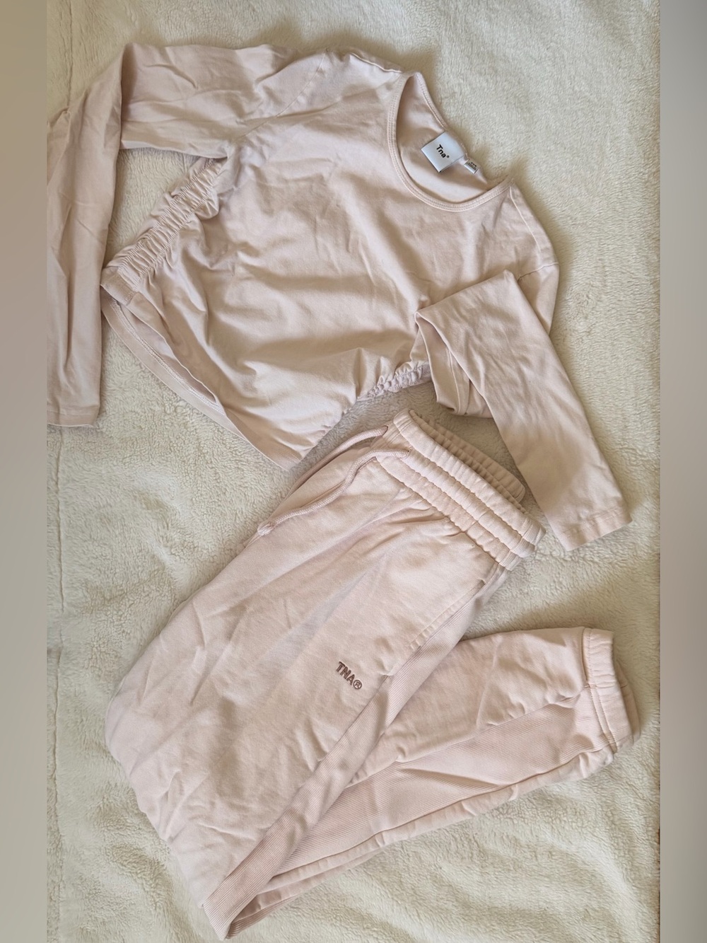 Aritzia pink set- Long Sleeve Top & Jogger Pants